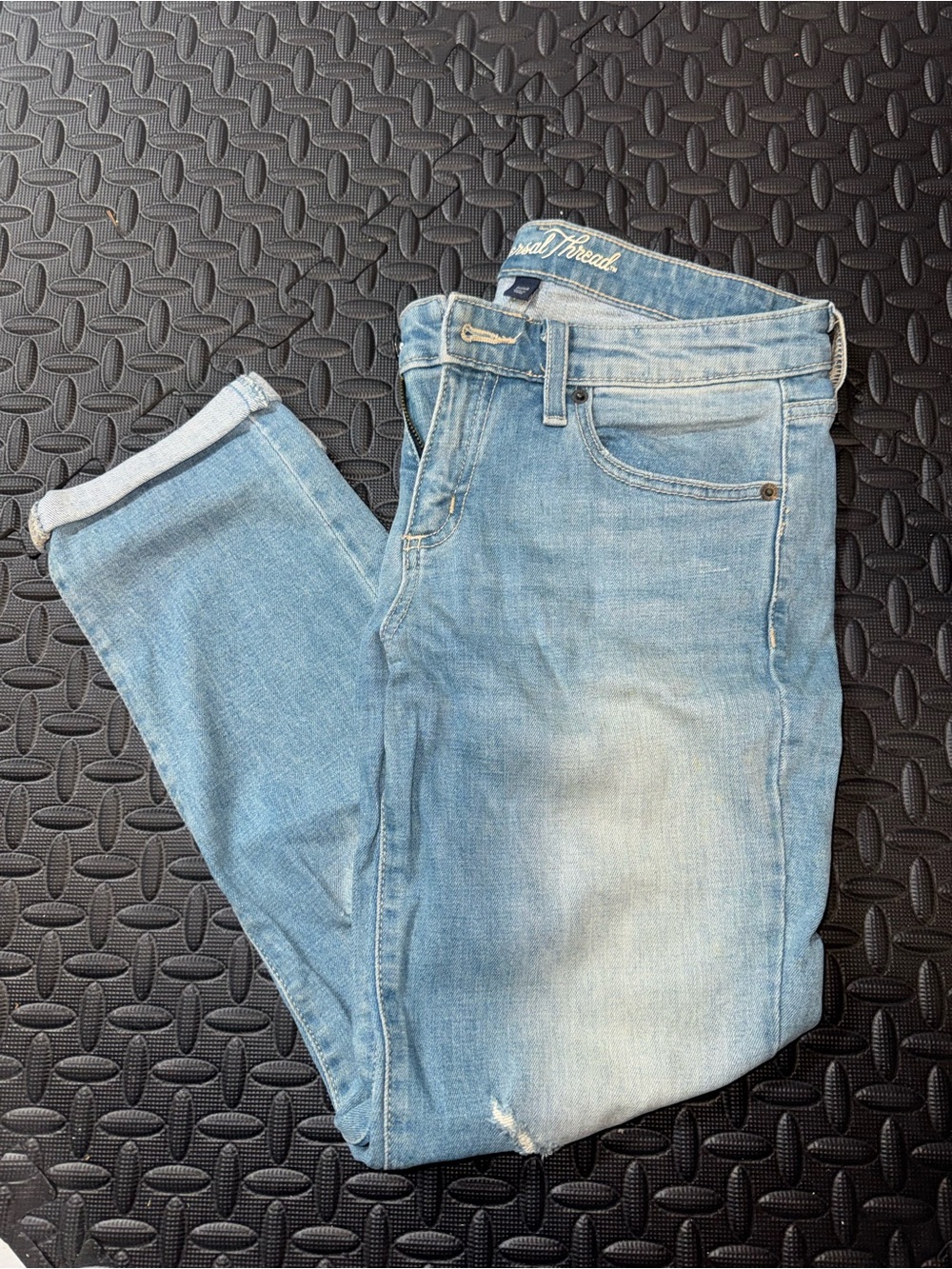 Universal Thread Light Blue Women’s Jeans - Mid Rise Boyfriend Crop